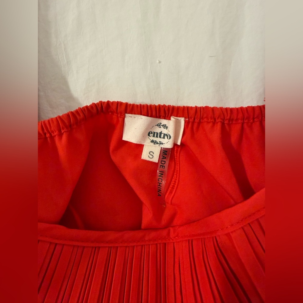 Red/Coral Ruffled Top - Picture 2 of 3
